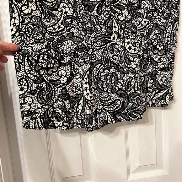 Lane Bryant Black and Ivory Skirt Size 14 - Picture 5 of 5